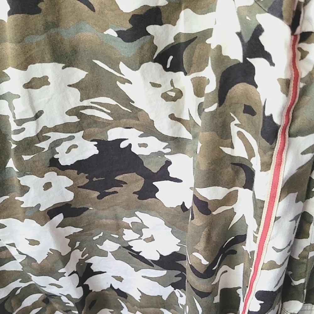 Chico's Camouflage Floral Shirt with Embroidery 3=16/XL - Picture 8 of 8